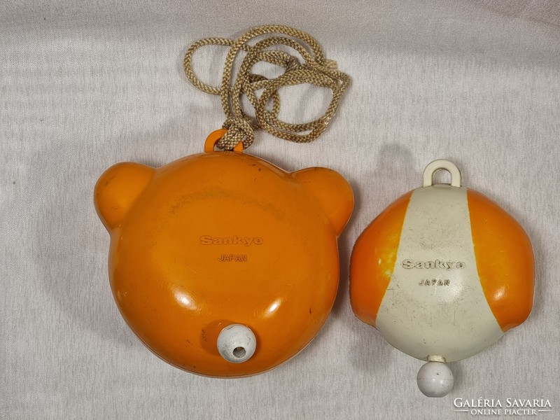 Rare Sankyo wind-up musical toy made in Japan from the 70s for a teddy bear and a small dog.