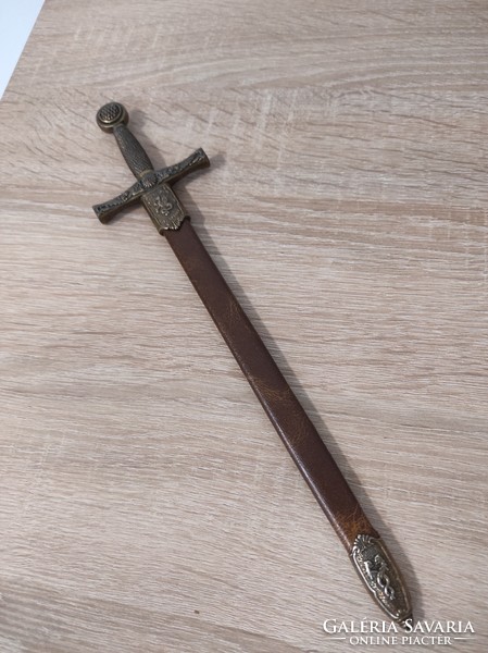 Excalibur - dagger, leaf ripper