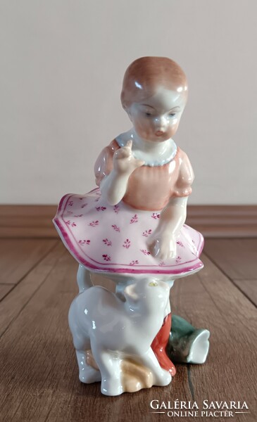Porcelain figurine of a little girl from Herend with a cat