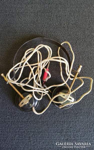Radio headphones with detector