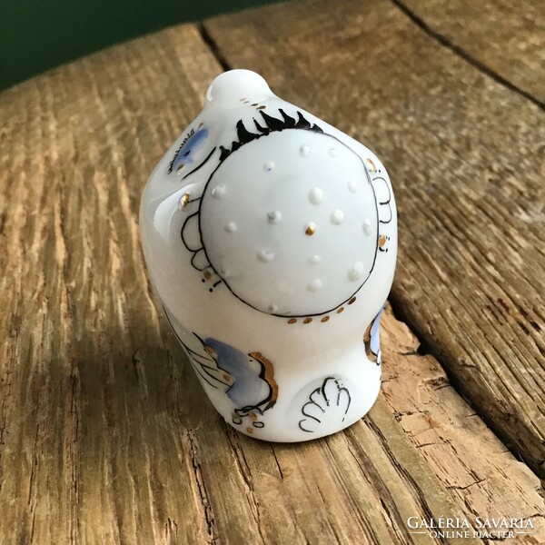 Kézzel festett miniatűr porcelán figura