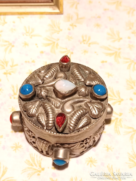 Silver-plated ring with stones