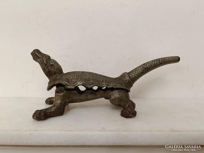 Antique kitchen tool iron crocodile-shaped cast iron nutcracker nutcracker 320 7993