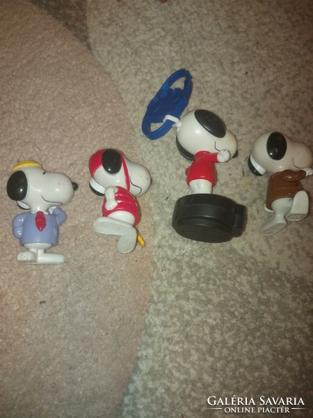 4 db Snoopy figura, jó állapotban