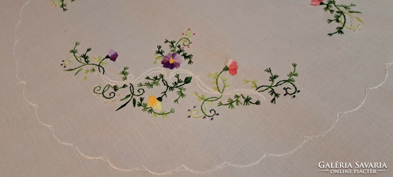 Embroidered floral tablecloth (4238)