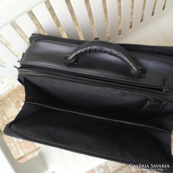 Targus laptop bag/travel bag/handbag for sale!