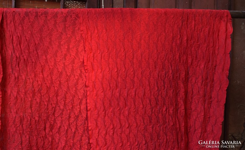 Textil anyag piros vékony sztreccs műszálas átlátszó mintás 480 x 140 cm függöny dekor szabás varrás