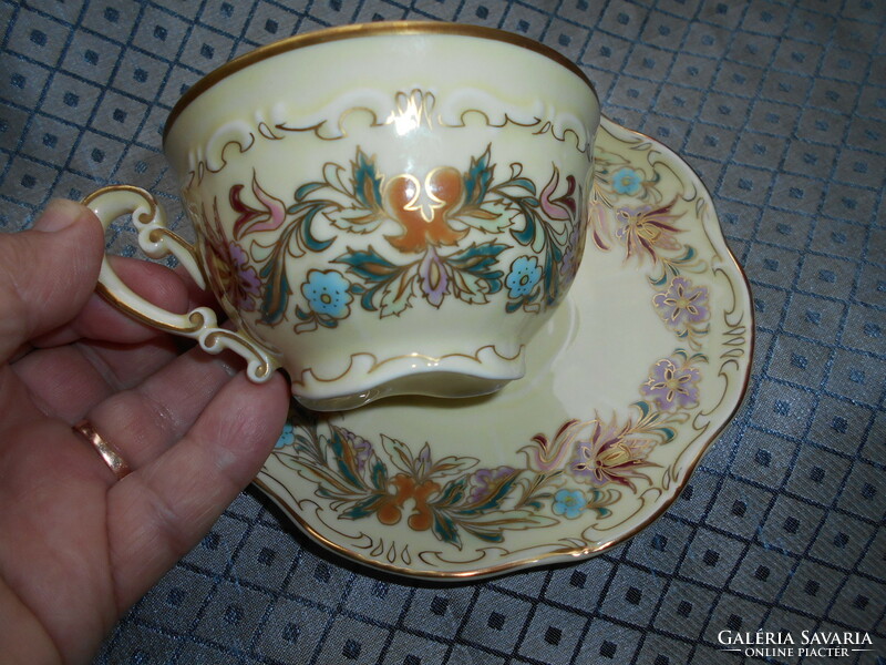 Zsolnay porcelain - tea cup with saucer - hand painting - gold contour