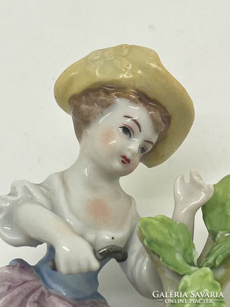 German gardener lady from Sitzendorf with flowers, small size 9.5cm