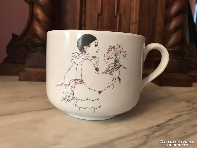 Mug depicting Pierrot