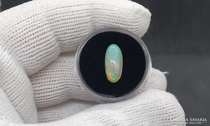 Ethiopian welo opal 2.59 Carats. With certification.