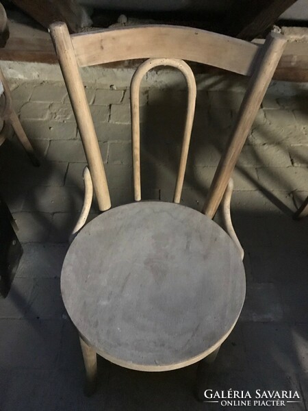 Old folk seat. XX. No. Around the middle. In good, stable condition. 88 cm high and 40 cm diameter of the seat
