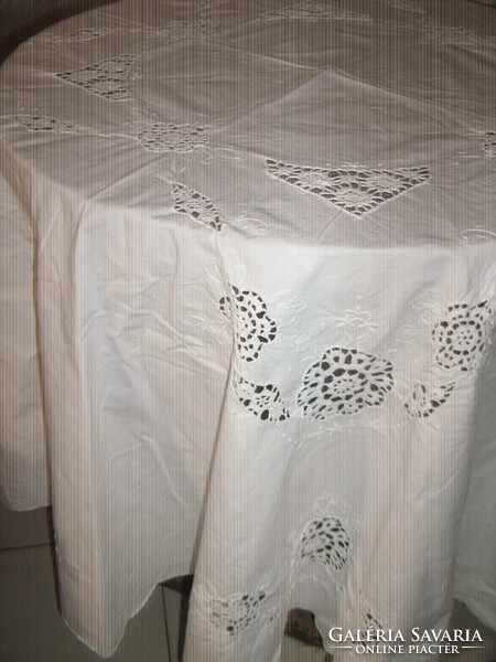 Snow white huge oval needlework tablecloth with beautiful crocheted lace flower insert