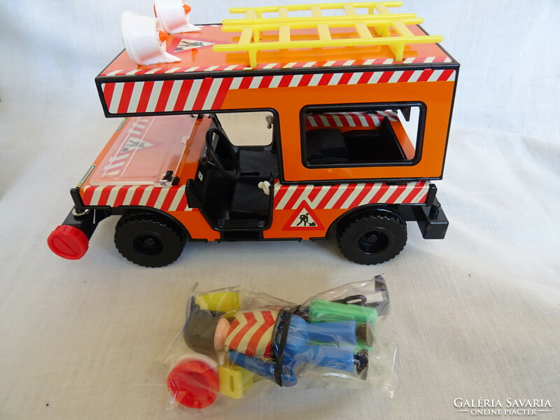 Ndk jeep uni 10672 with rigs and man in box