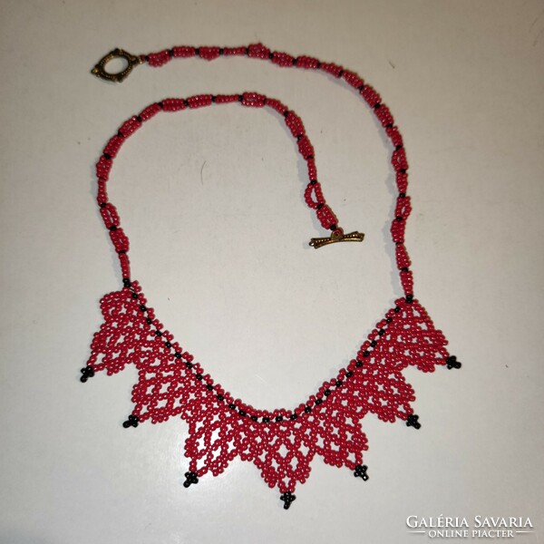 Decorative glass bead necklace 45cm