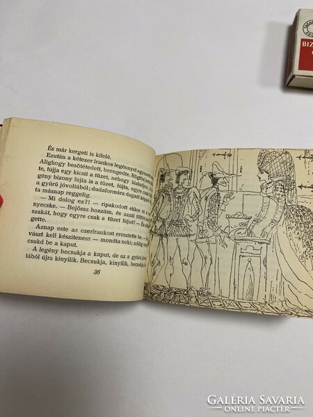 Minibook: Italian folk tales with illustrations by Ádám Würtz, Hungarian Helikon 1961