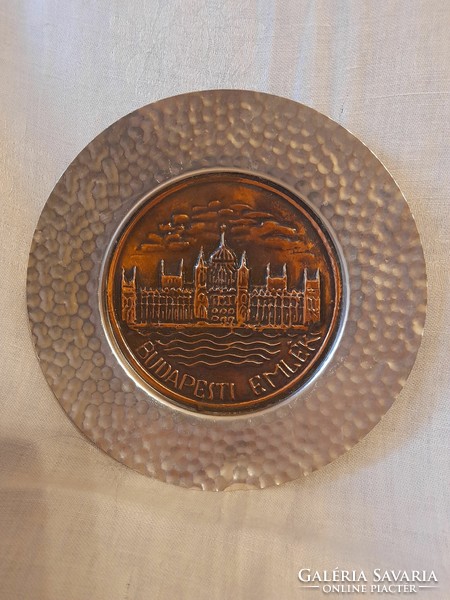 Retro Budapest souvenir industrial art metal souvenir ornament, wall plate, depicting the Parliament