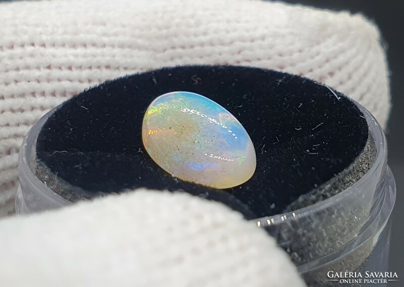 Ethiopian welo opal 1.71 Carats. With certification.