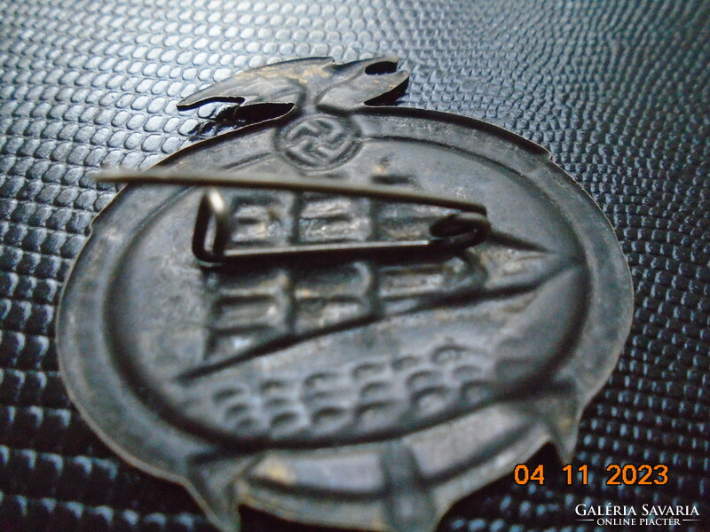 1935 On the occasion of the Day of the German Navy, badge