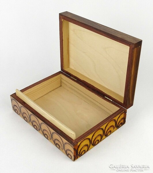 1P342 old wooden box with burnt decoration 6 x 13 x 18 cm