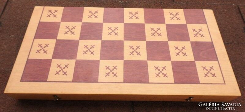 Keleti fa kézműves sakk