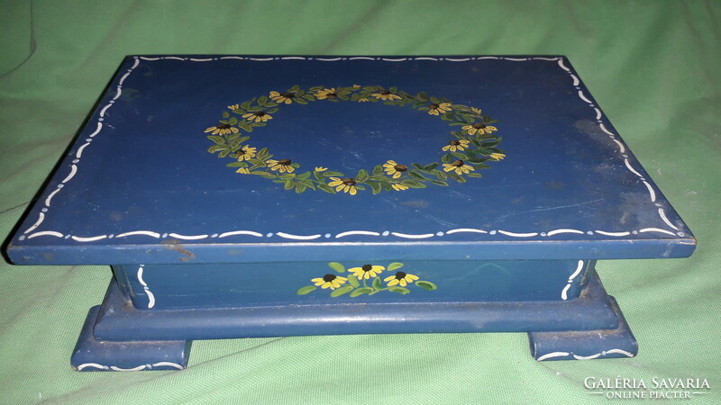 Antique hand-painted daisy flower pattern blue gift box with lid 24x16x7 cm as shown in the pictures