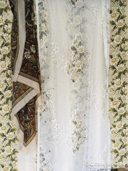 Special old textiles-lace curtains-cloth-tablecloth