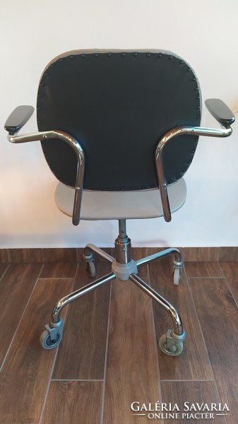 Bauhaus medical swivel chair with armrests from the 50s