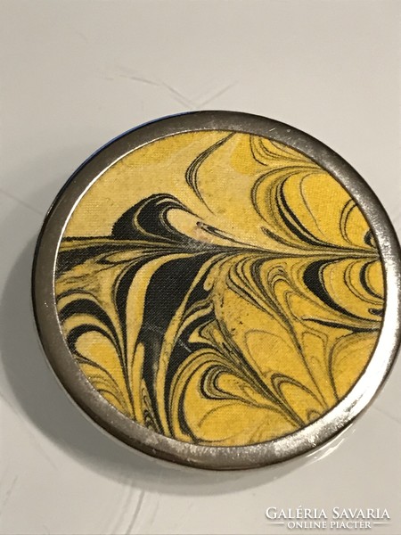 Hand-painted brooch with silk insert, 4 cm diameter