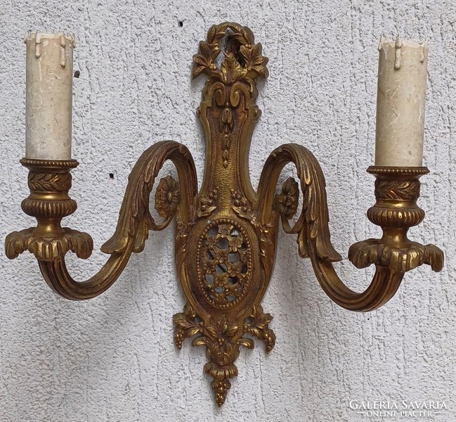 Beautiful copper wall lever with 2 prongs, cast in neo-baroque style