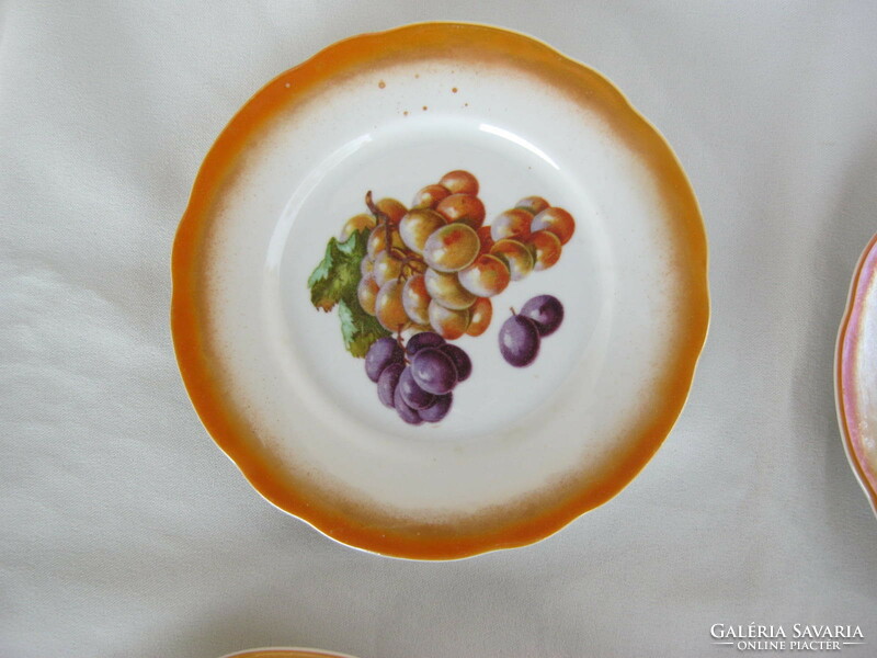 Zsolnay porcelán tányér készlet szőlő gyümölcs mintával