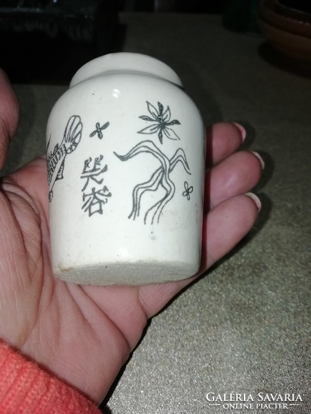 The Chinese vase is in the condition shown in the pictures