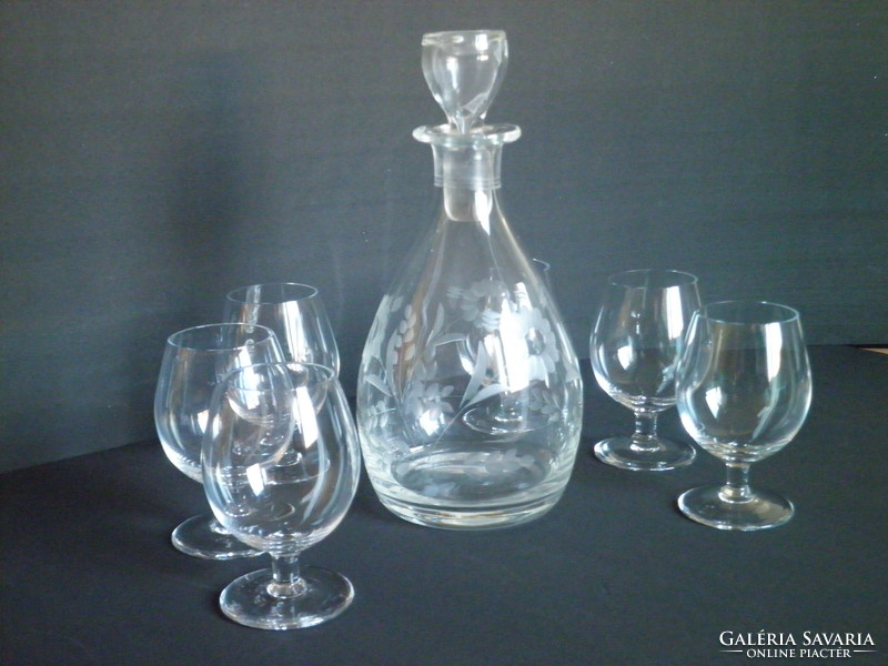 Brandy glass set with polished spout
