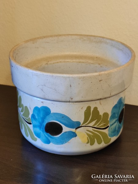 Városlőd antique majolica pot and base in good condition.