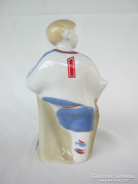 Polonne porcelán figura jégkorongos hokis fiú 17 cm