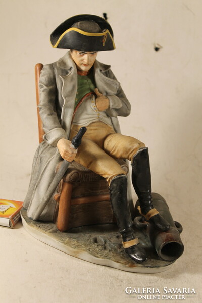 Porcelán Napoleon szobor 249