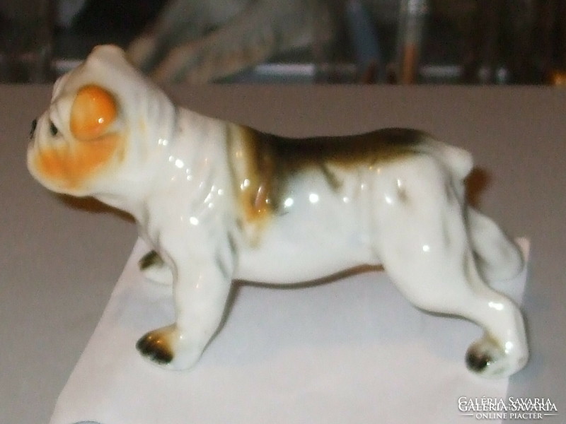 English bulldog dog statue. Seller!