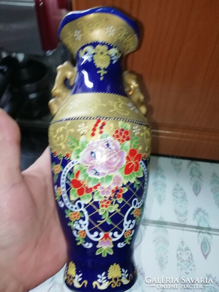 Porcelain vase, Chinese 12. It is in the condition shown in the pictures