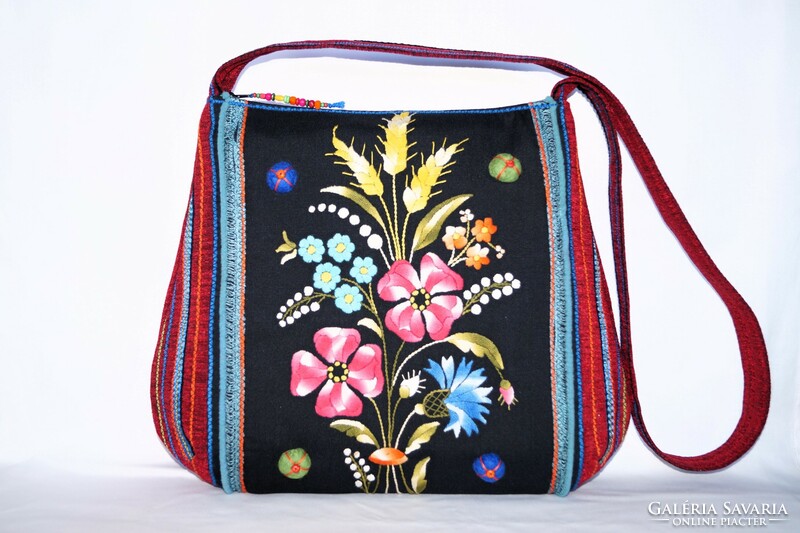 Colorful, hand-embroidered, Kalocsa floral, large-sized, black, burgundy-wrapped zip-up women's shoulder bag