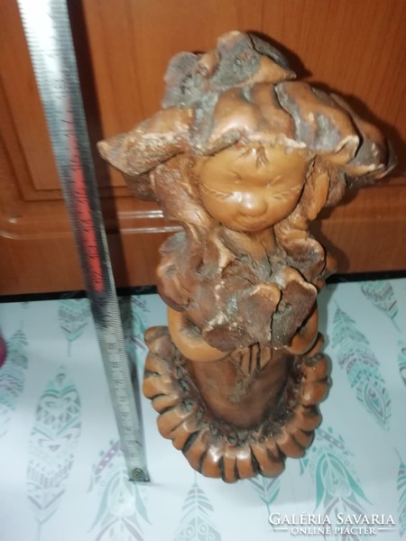 Marked ceramic lady 11. In the condition shown in the pictures