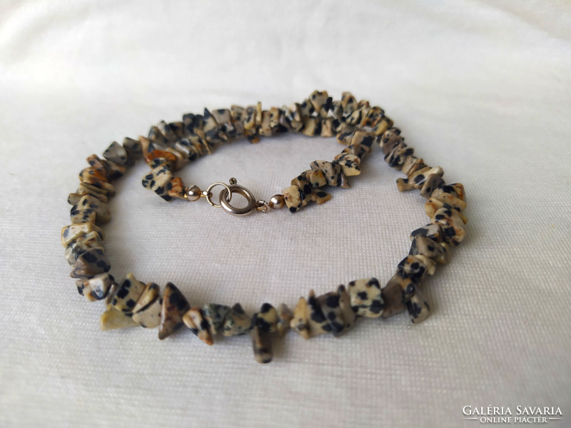 Necklace embellished with Dalmatian jasper stones