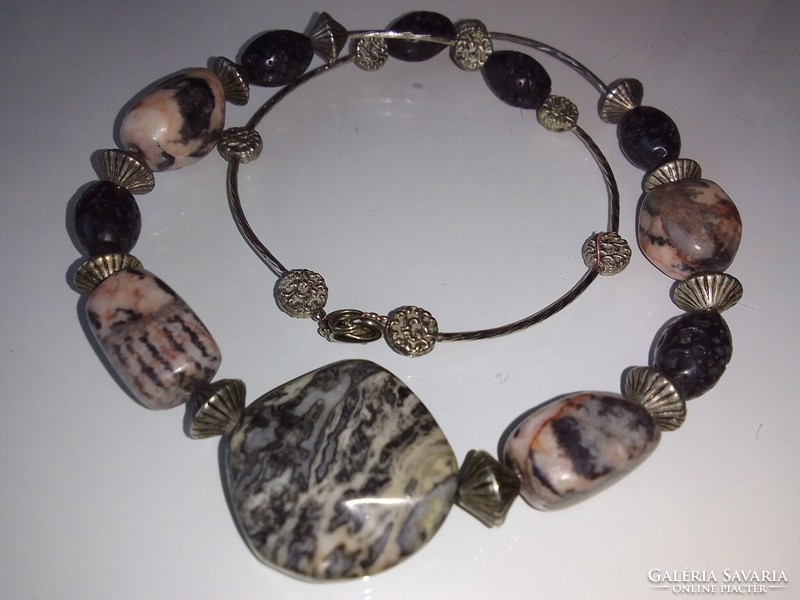 A wonderful mineral necklace!