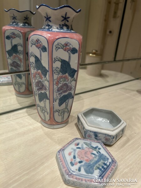 Vase with jewelry holder, oriental motifs