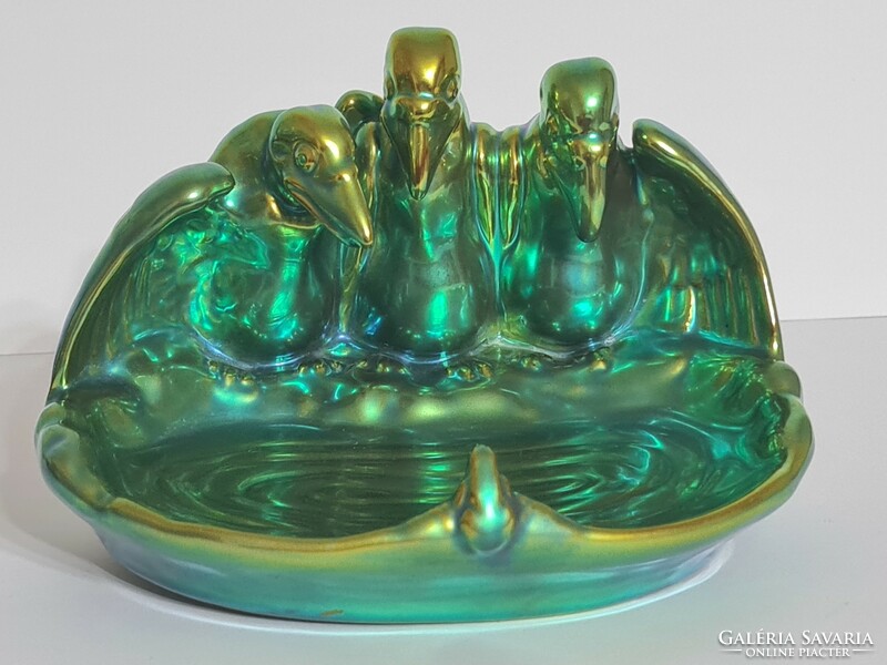 Zsolnay eosin bowl with three vulture frogs