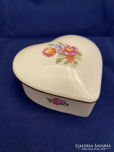 Heart-shaped porcelain jewelry holder, bowl, ring holder