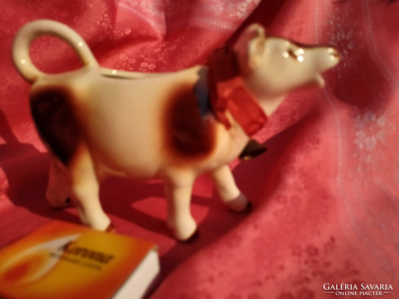 Rosenheim porcelán, tejszínes tehén kiöntő