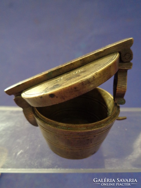 1861 Wien measuring cup holder