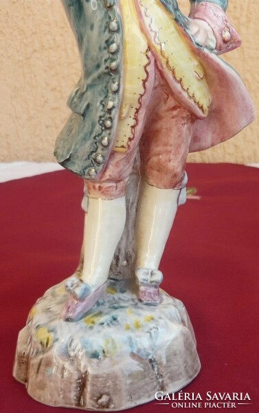 1800 - as évekbeli francia nemes figura Napóleon kalapban