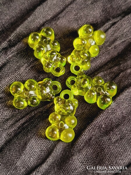 Zöld gumimaci medál