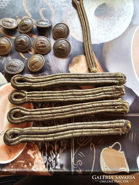 Horthy era military buttons and shoulder cords!